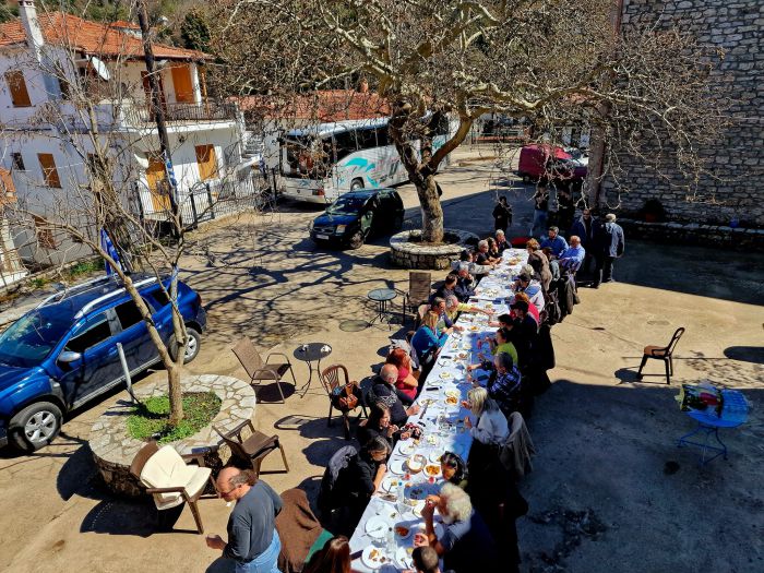 Γέμισε επισκέπτες η Γλανιτσιά (vd)