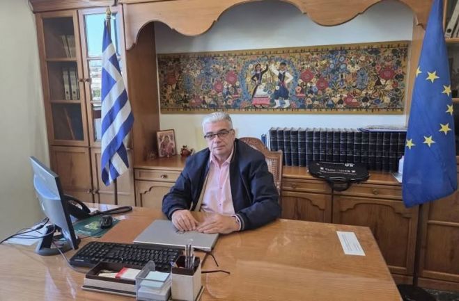 &Alpha;&nu;&tau;&iota;&delta;ή&mu;&alpha;&rho;&chi;&omicron;&sigmaf; &Delta;ά&phi;&nu;&eta;&sigmaf;-&Upsilon;&mu;&eta;&tau;&tau;&omicron;ύ &omicron;&rho;ί&sigma;&tau;&eta;&kappa;&epsilon; &omicron; &Alpha;&rho;&kappa;ά&sigmaf; &Delta;&eta;&mu;ή&tau;&rho;&eta;&sigmaf; &Gamma;&iota;&alpha;&nu;&nu;&alpha;&kappa;&omicron;ύ&rho;&alpha;&sigmaf;