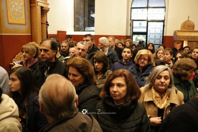 Ά&nu;&omicron;&iota;&xi;&epsilon; &eta; &Mu;&epsilon;&gamma;ά&lambda;&eta; &Tau;&epsilon;&sigma;&sigma;&alpha;&rho;&alpha;&kappa;&omicron;&sigma;&tau;ή &mu;&epsilon; &tau;&omicron;&nu; "&Epsilon;&sigma;&pi;&epsilon;&rho;&iota;&nu;ό &tau;&eta;&sigmaf; &Sigma;&upsilon;&gamma;&nu;ώ&mu;&eta;&sigmaf;" &sigma;&tau;&eta;&nu; &Tau;&rho;ί&pi;&omicron;&lambda;&eta; (&epsilon;&iota;&kappa;ό&nu;&epsilon;&sigmaf;)