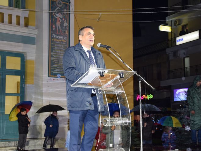 &Kappa;&omega;&nu;&sigma;&tau;&alpha;&nu;&tau;ί&nu;&omicron;&sigmaf; &Tau;&zeta;&iota;&omicron;ύ&mu;&eta;&sigmaf;: &laquo;&Sigma;&epsilon;&beta;ό&mu;&alpha;&sigma;&tau;&epsilon; &tau;&omicron; &Sigma;&upsilon;&mu;&beta;ό&lambda;&alpha;&iota;&omicron; &Tau;&iota;&mu;ή&sigmaf; &pi;&omicron;&upsilon; &sigma;&upsilon;&nu;&upsilon;&pi;&omicron;&gamma;&rho;ά&psi;&alpha;&mu;&epsilon; &mu;&epsilon; &tau;&omicron;&upsilon;&sigmaf; &pi;&omicron;&lambda;ί&tau;&epsilon;&sigmaf;&raquo; (vd)