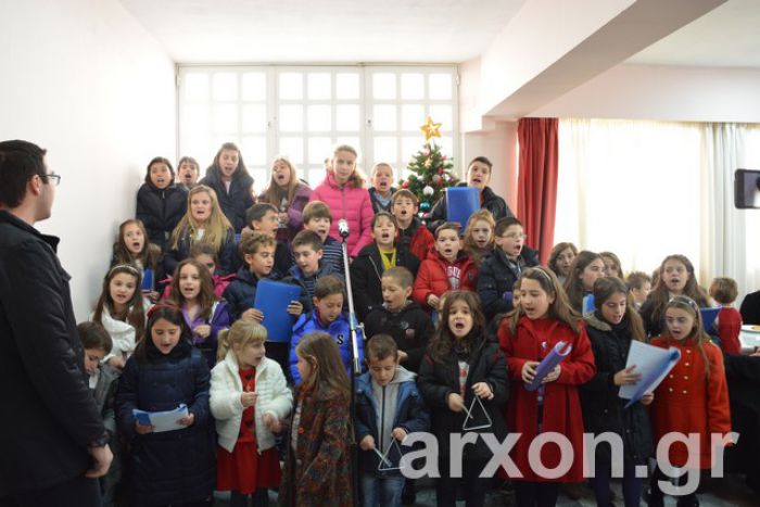 Χριστουγεννιάτικο Bazaar από το Κατηχητικού του Ναού Αγίας Βαρβάρας Τρίπολης (vd)