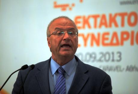 &Sigma;&tau;&eta;&nu; &Tau;&rho;ί&pi;&omicron;&lambda;&eta; έ&rho;&chi;&epsilon;&tau;&alpha;&iota; &omicron; &Alpha;&nu;&alpha;&pi;&lambda;&eta;&rho;&omega;&tau;ή&sigmaf; &Upsilon;&pi;&omicron;&upsilon;&rho;&gamma;ό&sigmaf; &Epsilon;&sigma;&omega;&tau;&epsilon;&rho;&iota;&kappa;ώ&nu;. &Lambda;. &Gamma;&rho;&eta;&gamma;&omicron;&rho;ά&kappa;&omicron;&sigmaf;