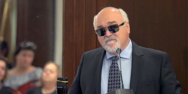 &Sigma;&tau;&eta;&nu; &Tau;&rho;ί&pi;&omicron;&lambda;&eta; &omicron; &Beta;&alpha;&rho;&delta;&alpha;&kappa;&alpha;&sigma;&tau;ά&nu;&eta;&sigmaf; &gamma;&iota;&alpha; &tau;&alpha; &delta;&iota;&kappa;&alpha;&iota;ώ&mu;&alpha;&tau;&alpha; &tau;&omega;&nu; &alpha;&tau;ό&mu;&omega;&nu; &mu;&epsilon; &alpha;&nu;&alpha;&pi;&eta;&rho;ί&alpha;