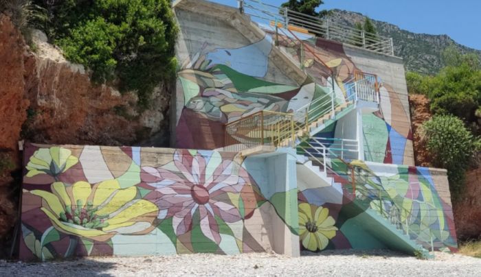 &Epsilon;&kappa;&pi;&lambda;&eta;&kappa;&tau;&iota;&kappa;ό wall painting &sigma;&tau;&alpha; &pi;&alpha;&nu;έ&mu;&omicron;&rho;&phi;&alpha; &Pi;&omicron;ύ&lambda;&iota;&theta;&rho;&alpha;! (&epsilon;&iota;&kappa;ό&nu;&epsilon;&sigmaf;)