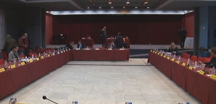 Παρακολουθήστε LIVE την κατεπείγουσα συνεδρίαση του Περιφερειακού Συμβουλίου