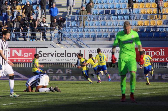 &Mu;&alpha;&tau;&sigmaf; - &delta;&iota;&alpha;&phi;ή&mu;&iota;&sigma;&eta; &tau;&omicron;&upsilon; &pi;&omicron;&delta;&omicron;&sigma;&phi;&alpha;ί&rho;&omicron;&upsilon; &sigma;&tau;&eta;&nu; &Tau;&rho;ί&pi;&omicron;&lambda;&eta; &kappa;&alpha;&iota; &mu;&epsilon;&gamma;ά&lambda;&omicron;&sigmaf; &nu;&iota;&kappa;&eta;&tau;ή&sigmaf; &omicron; &Alpha;&sigma;&tau;έ&rho;&alpha;&sigmaf;!