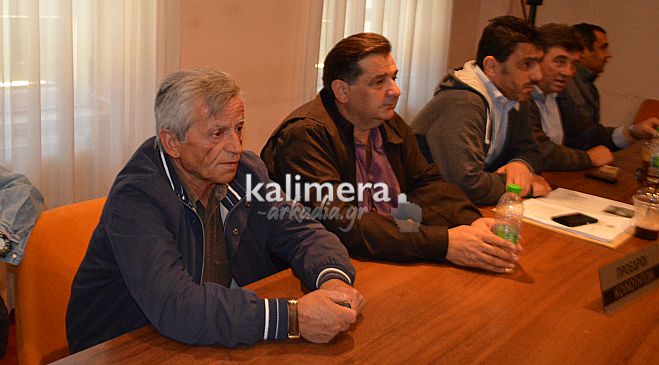 &Delta;ή&mu;&omicron;&sigmaf; &Tau;&rho;ί&pi;&omicron;&lambda;&eta;&sigmaf;: &Gamma;&iota;&alpha;&tau;ί έ&chi;&epsilon;&iota; &laquo;&kappa;&omicron;&lambda;&lambda;ή&sigma;&epsilon;&iota;&raquo; &eta; &pi;ά&gamma;&iota;&alpha; &pi;&rho;&omicron;&kappa;&alpha;&tau;&alpha;&beta;&omicron;&lambda;ή &sigma;&tau;&omicron;&upsilon;&sigmaf; &Pi;&rho;&omicron;έ&delta;&rho;&omicron;&upsilon;&sigmaf;!