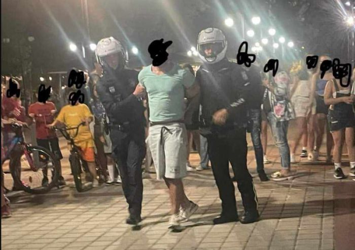 &Alpha;&nu;&alpha;&tau;&alpha;&rho;&alpha;&chi;ή &tau;&omicron; &beta;&rho;ά&delta;&upsilon; &mu;&epsilon; &nu;&epsilon;&alpha;&rho;ό ά&nu;&delta;&rho;&alpha; &kappa;&alpha;&iota; &pi;&alpha;&iota;&delta;&iota;ά &sigma;&tau;&eta;&nu; &pi;&lambda;&alpha;&tau;&epsilon;ί&alpha; Ά&rho;&epsilon;&omega;&sigmaf;