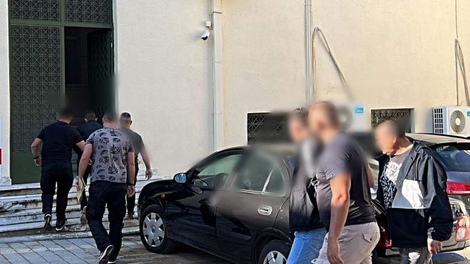 &Epsilon;&gamma;&kappa;&lambda;&eta;&mu;&alpha; &sigma;&tau;&eta;&nu; &Kappa;&upsilon;&pi;&alpha;&rho;&iota;&sigma;&sigma;ί&alpha; | &Tau;&eta; &Delta;&epsilon;&upsilon;&tau;έ&rho;&alpha; &theta;&alpha; &alpha;&pi;&omicron;&lambda;&omicron;&gamma;&eta;&theta;&omicron;ύ&nu; &omicron;&iota; &tau;&rho;&epsilon;&iota;&sigmaf; &kappa;&alpha;&tau;&eta;&gamma;&omicron;&rho;&omicron;ύ&mu;&epsilon;&nu;&omicron;&iota; &gamma;&iota;&alpha; &tau;&eta; &delta;&omicron;&lambda;&omicron;&phi;&omicron;&nu;ί&alpha; &kappa;&alpha;&iota; &lambda;&eta;&sigma;&tau;&epsilon;ί&alpha; 31&chi;&rho;&omicron;&nu;&omicron;&upsilon;