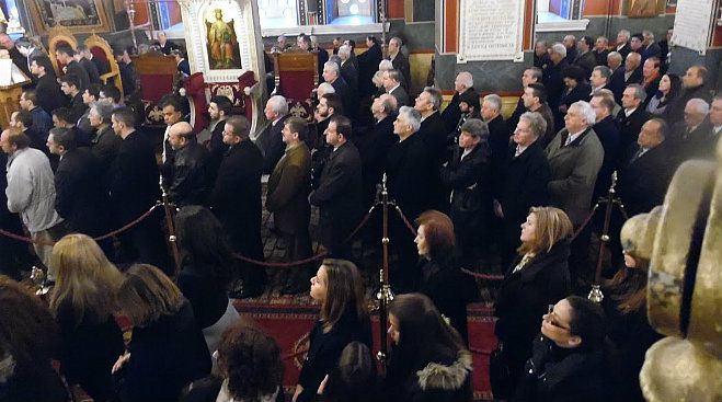 &Chi;&rho;&iota;&sigma;&tau;&omicron;ύ&gamma;&epsilon;&nu;&nu;&alpha; &sigma;&tau;&eta;&nu; &Tau;&rho;ί&pi;&omicron;&lambda;&eta; (&epsilon;&iota;&kappa;ό&nu;&epsilon;&sigmaf;)!