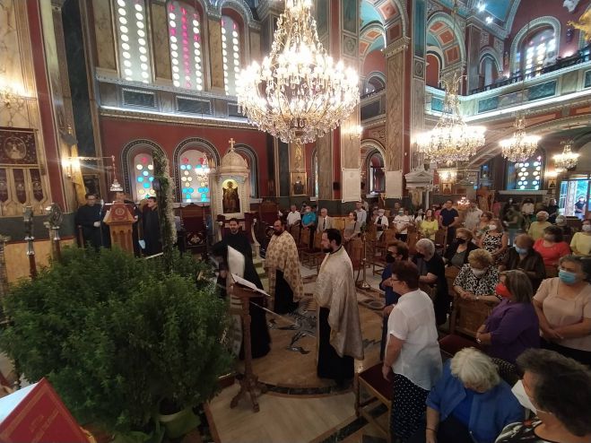 &Alpha;&kappa;&omicron;&lambda;&omicron;&upsilon;&theta;ί&alpha; &tau;&omega;&nu; &Chi;&alpha;&iota;&rho;&epsilon;&tau;&iota;&sigma;&mu;ώ&nu; &tau;&omicron;&upsilon; &Tau;&iota;&mu;ί&omicron;&upsilon; &Sigma;&tau;&alpha;&upsilon;&rho;&omicron;ύ &sigma;&tau;&eta;&nu; &Tau;&rho;ί&pi;&omicron;&lambda;&eta; (&epsilon;&iota;&kappa;ό&nu;&epsilon;&sigmaf;)