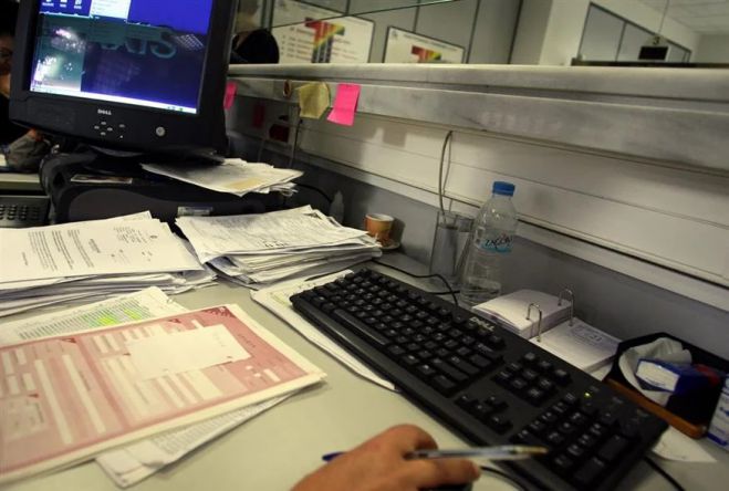 Δημόσιοι υπάλληλοι | Έρχονται αναδρομικές αυξήσεις μισθών