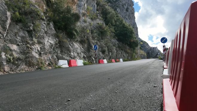 Το πρόβλημα με τις κατολισθήσεις στα Λαγκάδια παρουσιάστηκε από τον Σκάι (vd)