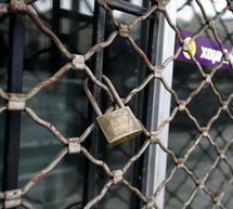 &Epsilon;&pi;&iota;&mu;&epsilon;&lambda;&eta;&tau;ή&rho;&iota;&omicron; &pi;&rho;&omicron;&sigmaf; &tau;&rho;ά&pi;&epsilon;&zeta;&epsilon;&sigmaf;: "&Alpha;&nu; &delta;&epsilon;&nu; &pi;&rho;&omicron;&chi;&omega;&rho;ή&sigma;&epsilon;&tau;&epsilon; &sigma;&epsilon; &alpha;&nu;&alpha;&sigma;&tau;&omicron;&lambda;ή &pi;&lambda;&eta;&rho;&omega;&mu;ή&sigmaf; &delta;&alpha;&nu;&epsilon;ί&omega;&nu; &gamma;&iota;&alpha; &tau;&omicron; 2012, &theta;&alpha; &mu;&pi;&omicron;&upsilon;&nu; &pi;&omicron;&lambda;&lambda;ά &lambda;&omicron;&upsilon;&kappa;έ&tau;&alpha; &sigma;&tau;&eta;&nu; &Alpha;&rho;&kappa;&alpha;&delta;ί&alpha;"