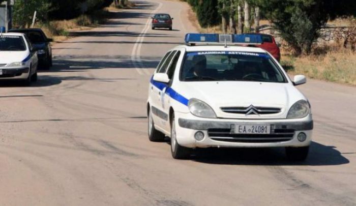 Lamia report: "Έ&beta;&alpha;&lambda;&epsilon; &tau;&eta; &nu;&epsilon;&kappa;&rho;ή &mu;&eta;&tau;έ&rho;&alpha; &tau;&eta;&sigmaf; &sigma;&epsilon; &tau;&alpha;&xi;ί &gamma;&iota;&alpha; &nu;&alpha; &tau;&eta;&nu; &mu;&epsilon;&tau;&alpha;&phi;έ&rho;&epsilon;&iota; &alpha;&pi;ό &tau;&eta; &Phi;&omega;&kappa;ί&delta;&alpha; &sigma;&tau;&eta;&nu; &Alpha;&rho;&kappa;&alpha;&delta;ί&alpha;"