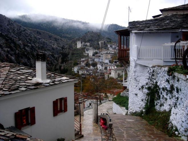 Λαϊκή συνέλευση για τα προβλήματα στην πλατεία της Καστάνιτσας