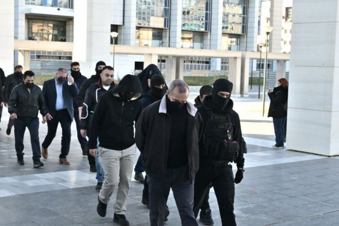 Ένοχος ο Ηλίας Μίχος και για τον βιασμό της 12χρονης στα Σεπόλια – Αθώα η μητέρα