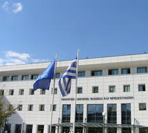 &Upsilon;&pi;&omicron;&upsilon;&rho;&gamma;&iota;&kappa;ή &Alpha;&pi;ό&phi;&alpha;&sigma;&eta; "&pi;&alpha;&gamma;ώ&nu;&epsilon;&iota;" &tau;&omicron; &kappa;&lambda;&epsilon;ί&sigma;&iota;&mu;&omicron; &tau;&omicron;&upsilon; &Delta;&eta;&mu;&omicron;&tau;&iota;&kappa;&omicron;ύ &Sigma;&chi;&omicron;&lambda;&epsilon;ί&omicron;&upsilon; &sigma;&tau;&alpha; &Delta;&omicron;&lambda;&iota;&alpha;&nu;ά