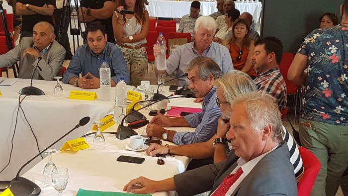 Για παράνομη παρακράτηση πόρων από τις περιφέρειες μιλά η παράταξη Πετράκου