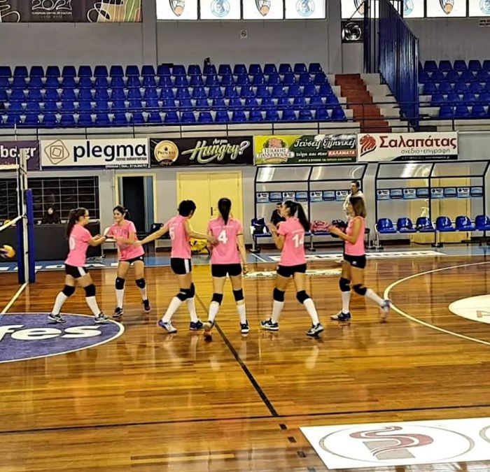 "&Mu;&epsilon; &tau;&omicron; &delta;&epsilon;&xi;ί" &eta; &gamma;&upsilon;&nu;&alpha;&iota;&kappa;&epsilon;ί&alpha; &omicron;&mu;ά&delta;&alpha; &beta;ό&lambda;&epsilon;ϊ &tau;&omicron;&upsilon; &Alpha;&Sigma;&Pi;&Epsilon;&Tau;