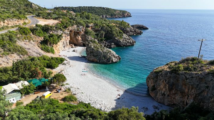 &Phi;&omicron;&nu;έ&alpha;&sigmaf; | Έ&nu;&alpha;&sigmaf; &epsilon;&pi;ί&gamma;&epsilon;&iota;&omicron;&sigmaf; &pi;&alpha;&rho;ά&delta;&epsilon;&iota;&sigma;&omicron;&sigmaf; &pi;ί&sigma;&omega; &alpha;&pi;ό &tau;&omicron; &pi;&iota;&omicron; &tau;&rho;&omicron;&mu;&alpha;&kappa;&tau;&iota;&kappa;ό ό&nu;&omicron;&mu;&alpha; &pi;&alpha;&rho;&alpha;&lambda;ί&alpha;&sigmaf; &sigma;&tau;&eta; &Mu;&epsilon;&sigma;&sigma;&eta;&nu;ί&alpha;! (vd)