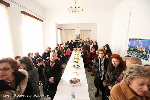 &Omicron; &Mu;&eta;&tau;&rho;&omicron;&pi;&omicron;&lambda;ί&tau;&eta;&sigmaf; &epsilon;&upsilon;&lambda;ό&gamma;&eta;&sigma;&epsilon; &tau;&eta;&nu; &pi;ί&tau;&alpha; &tau;&omicron;&upsilon; &Nu;&alpha;&omicron;ύ &Alpha;&gamma;ί&omicron;&upsilon; &Beta;&alpha;&sigma;&iota;&lambda;&epsilon;ί&omicron;&upsilon; (&epsilon;&iota;&kappa;ό&nu;&epsilon;&sigmaf;)