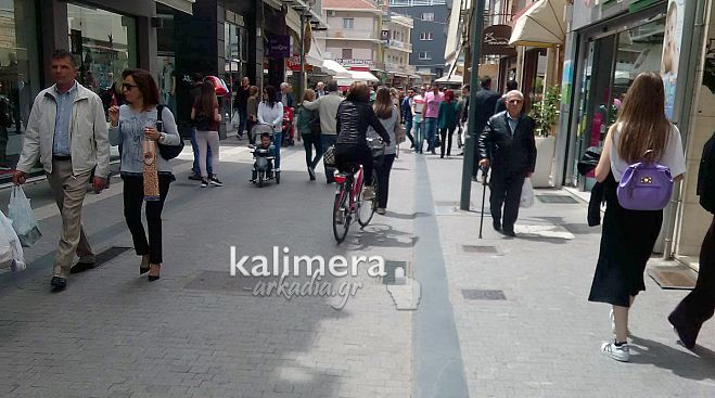 «Πλημμύρισε» με κόσμο το κέντρο της Τρίπολης! (εικόνες)