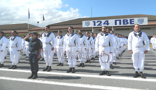 Χωρίς πεζοδρόμια και φωτισμό ο δρόμος προς τον Άγιο Κωνσταντίνο που περπατούν οι εξοδούχοι φαντάροι της Τρίπολης!