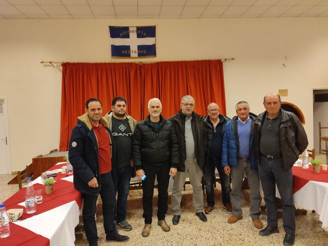 &Mu;&epsilon; &Pi;&rho;&omicron;έ&delta;&rho;&omicron;&upsilon;&sigmaf; &tau;&eta;&sigmaf; &Delta;&eta;&mu;&omicron;&tau;&iota;&kappa;ή&sigmaf; &Epsilon;&nu;ό&tau;&eta;&tau;&alpha;&sigmaf; &Mu;&alpha;&nu;&tau;&iota;&nu;&epsilon;ί&alpha;&sigmaf; &sigma;&upsilon;&nu;&alpha;&nu;&tau;ή&theta;&eta;&kappa;&epsilon; &omicron; &Alpha;&nu;&tau;&iota;&delta;ή&mu;&alpha;&rho;&chi;&omicron;&sigmaf; &Lambda;&alpha;&gamma;ό&sigmaf; (&epsilon;&iota;&kappa;ό&nu;&epsilon;&sigmaf;)
