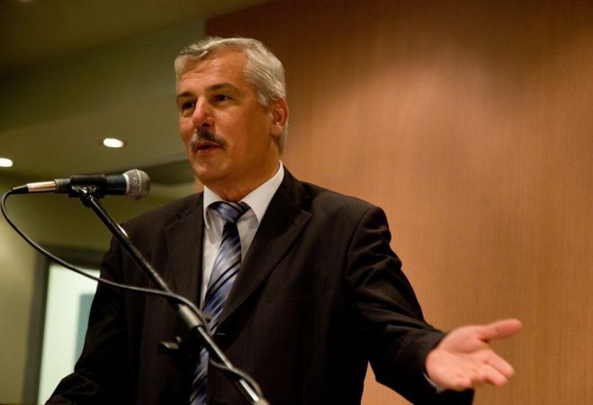 &Eta; &Nu;&Delta; &delta;&iota;&alpha;&gamma;&rho;ά&phi;&epsilon;&iota; &tau;&omicron;&nu; &Mu;&iota;&chi;ά&lambda;&eta; &Tau;&alpha;&mu;ή&lambda;&omicron; - &laquo;&Delta;&epsilon;&nu; &theta;&alpha; &pi;ά&rho;&omicron;&upsilon;&nu; &mu;&alpha;&nu;&tau;ή&lambda;&iota;&alpha; &nu;&alpha; &kappa;&lambda;&alpha;ί&nu;&epsilon; ό&lambda;&alpha; &tau;&alpha; &Tau;&rho;ί&kappa;&alpha;&lambda;&alpha;&raquo; &epsilon;ί&pi;&epsilon; &gamma;&iota;&alpha; &tau;&alpha; &Tau;έ&mu;&pi;&eta;