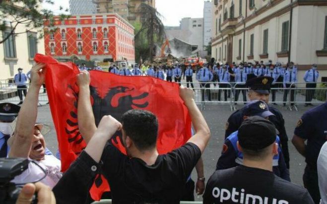 &Alpha;&lambda;&beta;&alpha;&nu;ί&alpha; | &Epsilon;&pi;&epsilon;&iota;&sigma;ό&delta;&iota;&alpha; &kappa;&alpha;&iota; &pi;&rho;&omicron;&sigma;&alpha;&gamma;&omega;&gamma;έ&sigmaf; &gamma;&iota;&alpha; &tau;&eta;&nu; &kappa;&alpha;&tau;&epsilon;&delta;ά&phi;&iota;&sigma;&eta; &tau;&omicron;&upsilon; &Epsilon;&theta;&nu;&iota;&kappa;&omicron;ύ &Theta;&epsilon;ά&tau;&rho;&omicron;&upsilon; (vd)