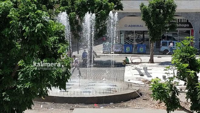 &Tau;&zeta;&iota;&omicron;ύ&mu;&eta;&sigmaf; &gamma;&iota;&alpha; &tau;&eta;&nu; &kappa;&epsilon;&nu;&tau;&rho;&iota;&kappa;ή &pi;&lambda;&alpha;&tau;&epsilon;ί&alpha;: "&Tau;&omicron; έ&rho;&gamma;&omicron; &pi;&rho;&omicron;&chi;&omega;&rho;ά &mu;&epsilon; &rho;&upsilon;&theta;&mu;&omicron;ύ&sigmaf; &iota;&kappa;&alpha;&nu;&omicron;&pi;&omicron;&iota;&eta;&tau;&iota;&kappa;&omicron;ύ&sigmaf;. &Kappa;ά&pi;&omicron;&iota;&omicron;&iota; &kappa;ά&nu;&omicron;&upsilon;&nu; &kappa;&rho;&iota;&tau;&iota;&kappa;ή, &lambda;&epsilon;&sigmaf; &kappa;&alpha;&iota; &delta;&epsilon;&nu; &xi;έ&rho;&omicron;&upsilon;&nu; &tau;&iota;&sigmaf; &sigma;&upsilon;&mu;&beta;&alpha;ί&nu;&epsilon;&iota; &sigma;&tau;&eta; &chi;ώ&rho;&alpha;"