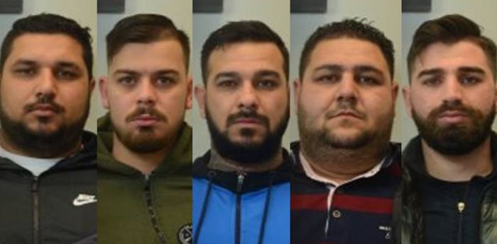 &Alpha;&upsilon;&tau;&omicron;ί &omicron;&iota; "5" έ&kappa;&alpha;&nu;&alpha;&nu; &lambda;&eta;&sigma;&tau;&epsilon;ί&epsilon;&sigmaf; &kappa;&alpha;&iota; &delta;&iota;&alpha;&rho;&rho;ή&xi;&epsilon;&iota;&sigmaf; &sigma;&epsilon; &mu;&omicron;&nu;&omicron;&kappa;&alpha;&tau;&omicron;&iota;&kappa;ί&epsilon;&sigmaf;! (&epsilon;&iota;&kappa;ό&nu;&epsilon;&sigmaf;)