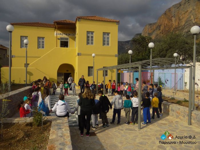 Λεωνίδιο - Γέμισε μαθητές το Κέντρο Πληροφόρησης για τη χλωρίδα του Πάρνωνα (εικόνες)