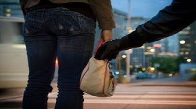 Χτύπησαν και λήστεψαν δύο γυναίκες στην Κόρινθο - Η μία ήταν έγκυος ...