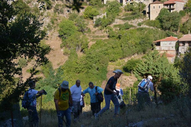 &Eta; &Sigma;&tau;&epsilon;&mu;&nu;ί&tau;&sigma;&alpha; &sigma;&tau;&omicron; Let's Do It Greece!
