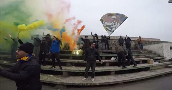 &Pi;&alpha;&rho;&alpha;&kappa;ά&mu;&epsilon;&rho;&alpha; | &Eta; &mu;&epsilon;&gamma;ά&lambda;&eta; &nu;ί&kappa;&eta; &tau;&omega;&nu; &kappa;&omicron;&rho;&iota;&tau;&sigma;&iota;ώ&nu; &tau;&omicron;&upsilon; &Alpha;&sigma;&tau;έ&rho;&alpha; (vd)