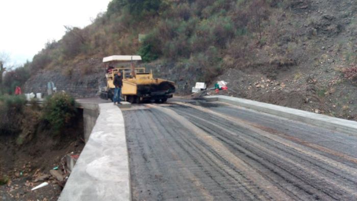 Τελειώνει η ασφαλτόστρωση στο γεφύρι των Λαγκαδίων! (εικόνες)