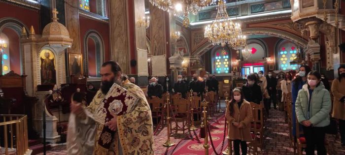 Χριστουγεννιάτικη Θεία Λειτουργία στην Τρίπολη (εικόνες)