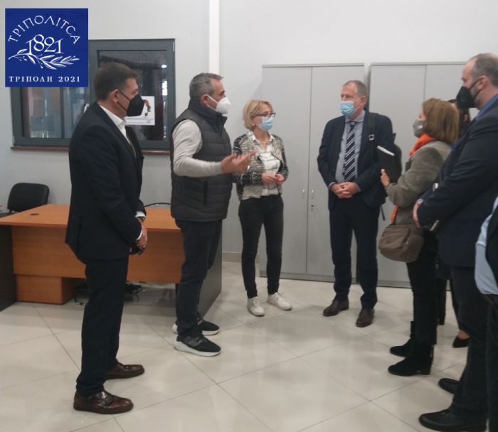 &Tau;&zeta;&iota;&omicron;ύ&mu;&eta;&sigmaf; &gamma;&iota;&alpha; &tau;&omicron; &Kappa;έ&nu;&tau;&rho;&omicron; &Kappa;&omicron;&iota;&nu;ό&tau;&eta;&tau;&alpha;&sigmaf;: &laquo;&Nu;έ&alpha; &delta;&omicron;&mu;ή &gamma;&iota;&alpha; &iota;&alpha;&tau;&rho;&iota;&kappa;ή &phi;&rho;&omicron;&nu;&tau;ί&delta;&alpha; &kappa;&alpha;&iota; &upsilon;&pi;&omicron;&sigma;&tau;ή&rho;&iota;&xi;&eta; &sigma;&epsilon; &delta;&eta;&mu;ό&tau;&epsilon;&sigmaf; &mu;&alpha;&sigmaf;&raquo;