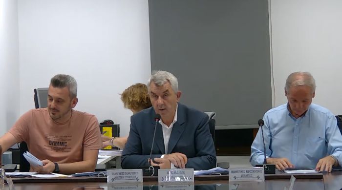 &Tau;&eta;&nu; &Pi;&alpha;&rho;&alpha;&sigma;&kappa;&epsilon;&upsilon;ή &sigma;&upsilon;&nu;&epsilon;&delta;&rho;&iota;ά&zeta;&epsilon;&iota; &tau;&omicron; &Delta;&eta;&mu;&omicron;&tau;&iota;&kappa;ό &Sigma;&upsilon;&mu;&beta;&omicron;ύ&lambda;&iota;&omicron; &Mu;&epsilon;&gamma;&alpha;&lambda;ό&pi;&omicron;&lambda;&eta;&sigmaf;