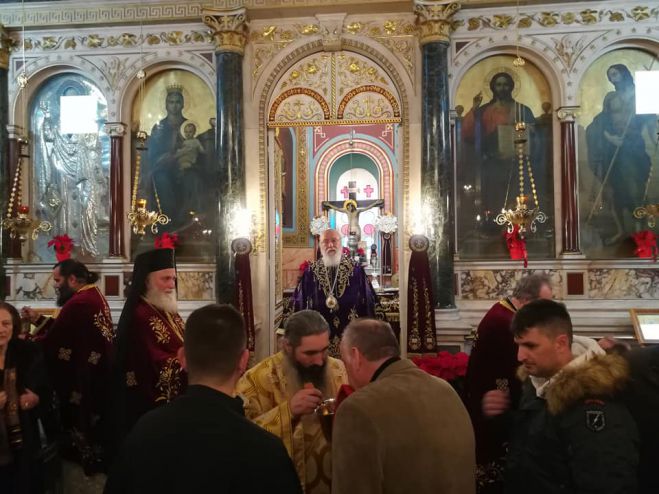 &Tau;&omicron; &Chi;&rho;&iota;&sigma;&tau;&omicron;&upsilon;&gamma;&epsilon;&nu;&nu;&iota;ά&tau;&iota;&kappa;&omicron; &mu;ή&nu;&upsilon;&mu;&alpha; &tau;&omicron;&upsilon; &Mu;&eta;&tau;&rho;&omicron;&pi;&omicron;&lambda;ί&tau;&eta; &Alpha;&lambda;έ&xi;&alpha;&nu;&delta;&rho;&omicron;&upsilon;: "&Omicron; &Chi;&rho;&iota;&sigma;&tau;ό&sigmaf; &tau;&omicron; &mu;ό&nu;&omicron; &pi;&omicron;&upsilon; &zeta;&eta;&tau;ά &epsilon;ί&nu;&alpha;&iota; &tau;&iota;&sigmaf; &alpha;&mu;&alpha;&rho;&tau;ί&epsilon;&sigmaf; &mu;&alpha;&sigmaf;, &gamma;&iota;&alpha; &nu;&alpha; &tau;&iota;&sigmaf; &sigma;&upsilon;&gamma;&chi;&omega;&rho;ή&sigma;&epsilon;&iota;"
