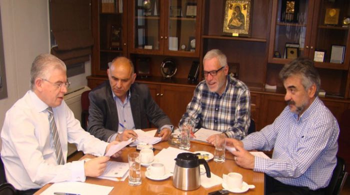 &Gamma;&iota;&alpha; &pi;&upsilon;&rho;ό&pi;&lambda;&eta;&kappa;&tau;&alpha; &delta;ά&nu;&epsilon;&iota;&alpha; &kappa;&alpha;&iota; &laquo;&Pi;&alpha;&nu;ό&rho;&alpha;&mu;&alpha;&raquo; &sigma;&upsilon;&zeta;ή&tau;&eta;&sigma;&alpha;&nu; &Epsilon;&pi;&iota;&mu;&epsilon;&lambda;&eta;&tau;ή&rho;&iota;&omicron; &kappa;&alpha;&iota; &beta;&omicron;&upsilon;&lambda;&epsilon;&upsilon;&tau;έ&sigmaf; &Alpha;&rho;&kappa;&alpha;&delta;ί&alpha;&sigmaf;