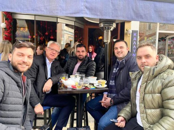 &Sigma;&mu;&upsilon;&rho;&nu;&iota;ώ&tau;&eta;&sigmaf; | &Phi;&omega;&tau;&omicron;&gamma;&rho;&alpha;&phi;ί&alpha; &sigma;&epsilon; cafe &mu;&epsilon; &nu;έ&omicron;&upsilon;&sigmaf; &tau;&eta;&sigmaf; &pi;ό&lambda;&eta;&sigmaf;