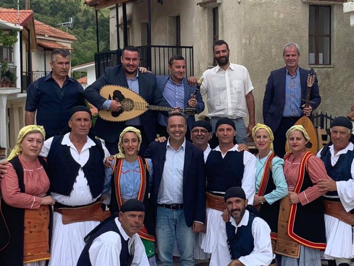 &Sigma;&tau;&omicron; &iota;&sigma;&tau;&omicron;&rho;&iota;&kappa;ό &Delta;&upsilon;&rho;&rho;ά&chi;&iota; &Alpha;&rho;&kappa;&alpha;&delta;ί&alpha;&sigmaf; &eta; &epsilon;&kappa;&pi;&omicron;&mu;&pi;ή &laquo;&Alpha;&pi;ό &Tau;ό&pi;&omicron;...&sigma;&epsilon; &Tau;ό&pi;&omicron;&raquo;! (vd)
