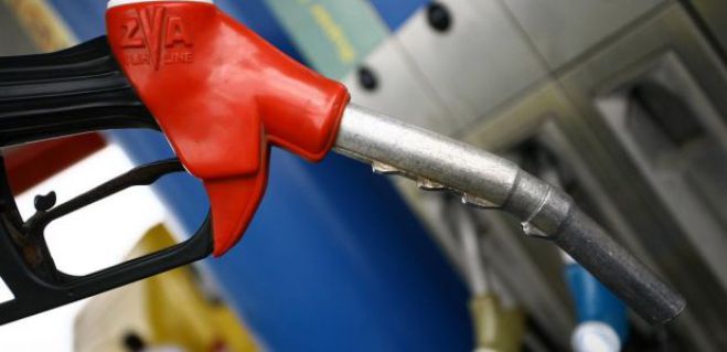Γιατί ξαφνικά το πετρέλαιο κίνησης έγινε πιο ακριβό από τη βενζίνη