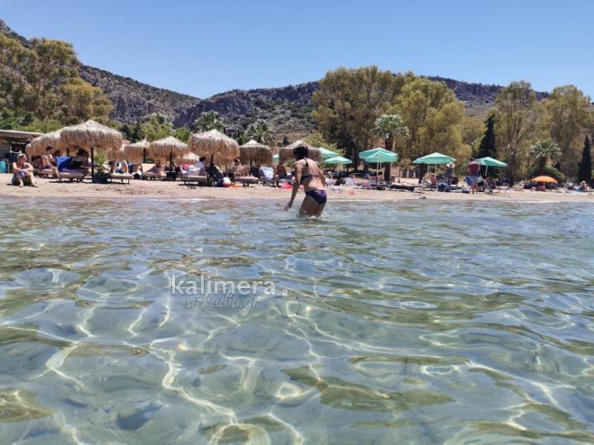 "&Kappa;&alpha;&rho;&alpha;&theta;ώ&nu;&alpha;" | &Eta; &pi;&alpha;&rho;&alpha;&lambda;ί&alpha; &mu;&epsilon; &tau;&eta; "&chi;&rho;&upsilon;&sigma;ή" &alpha;&mu;&mu;&omicron;&upsilon;&delta;&iota;ά &kappa;&alpha;&iota; &tau;&alpha; &rho;&eta;&chi;ά &nu;&epsilon;&rho;ά &gamma;&iota;&alpha; &mu;&iota;&kappa;&rho;&omicron;ύ&sigmaf; &kappa;&alpha;&iota; &mu;&epsilon;&gamma;ά&lambda;&omicron;&upsilon;&sigmaf;! (&epsilon;&iota;&kappa;ό&nu;&epsilon;&sigmaf; - &beta;ί&nu;&tau;&epsilon;&omicron;)