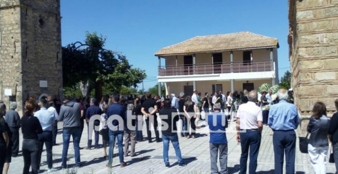 &Eta;&lambda;&epsilon;ί&alpha; | Έ&phi;&upsilon;&gamma;&epsilon; &alpha;&pi;ό &tau;&eta; &zeta;&omega;ή &omicron; 8&chi;&rho;&omicron;&nu;&omicron;&sigmaf; &Chi;&rho;ή&sigma;&tau;&omicron;&sigmaf; &Kappa;&omega;&sigma;&tau;ό&pi;&omicron;&upsilon;&lambda;&omicron;&sigmaf; &ndash; &Sigma;&epsilon; &beta;&alpha;&rho;ύ &kappa;&lambda;ί&mu;&alpha; &tau;&omicron; &tau;&epsilon;&lambda;&epsilon;&upsilon;&tau;&alpha;ί&omicron; "&alpha;&nu;&tau;ί&omicron;"