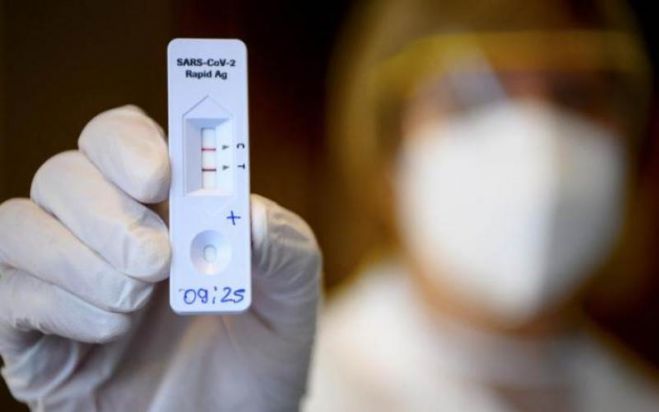 Έρχονται τα δωρεάν self test στα φαρμακεία - Δείτε πότε!