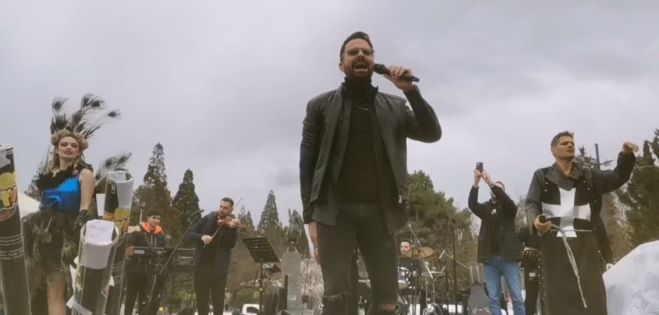 Live &eta; &sigma;&upsilon;&nu;&alpha;&upsilon;&lambda;ί&alpha; &mu;&epsilon; &tau;&omicron;&nu; &Eta;&lambda;ί&alpha; &Beta;&rho;&epsilon;&tau;&tau;ό &sigma;&tau;&eta;&nu; &Tau;&rho;ί&pi;&omicron;&lambda;&eta;!